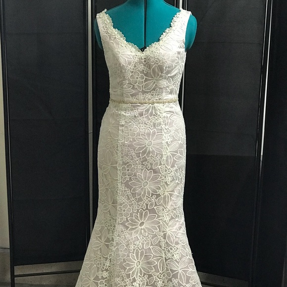 JS Collection Mermaid Gown - Picture 4 of 8